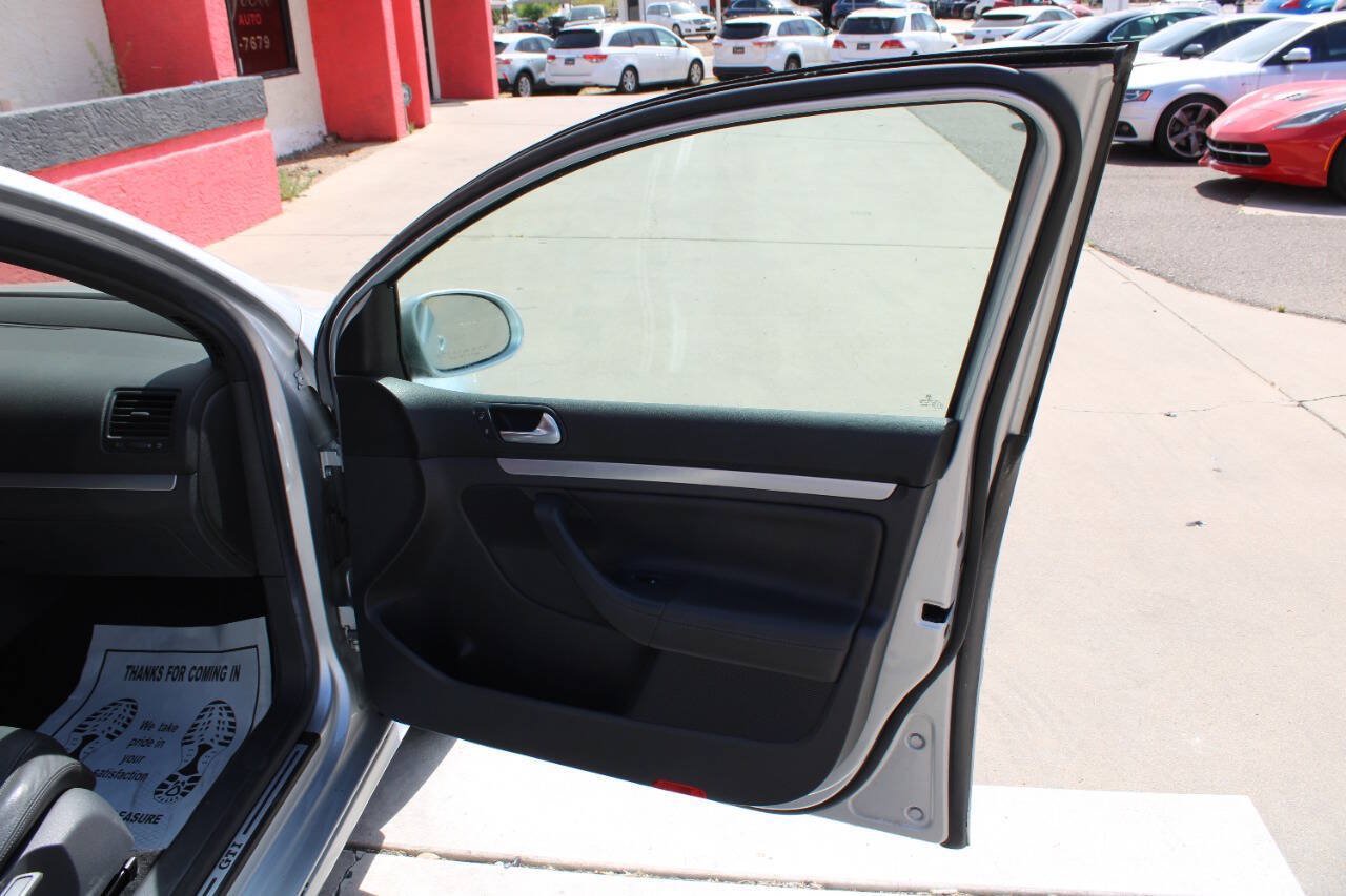 Used 2007 Volkswagen GTI 4-Door FWD image 10