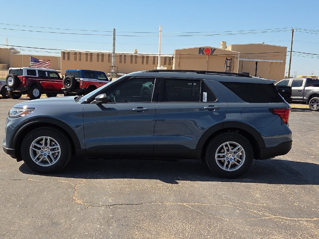 New 2027 Ford Explorer Active w/ Active Comfort Package RWD image 2