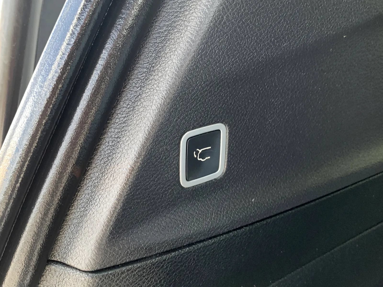 Used 2017 Chrysler Pacifica Limited w/ Advanced Safetytec Group FWD image 37