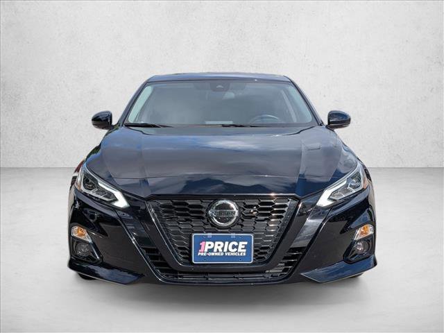 Used 2022 Nissan Altima 2.5 SR w/ Midnight Edition Package FWD image 2