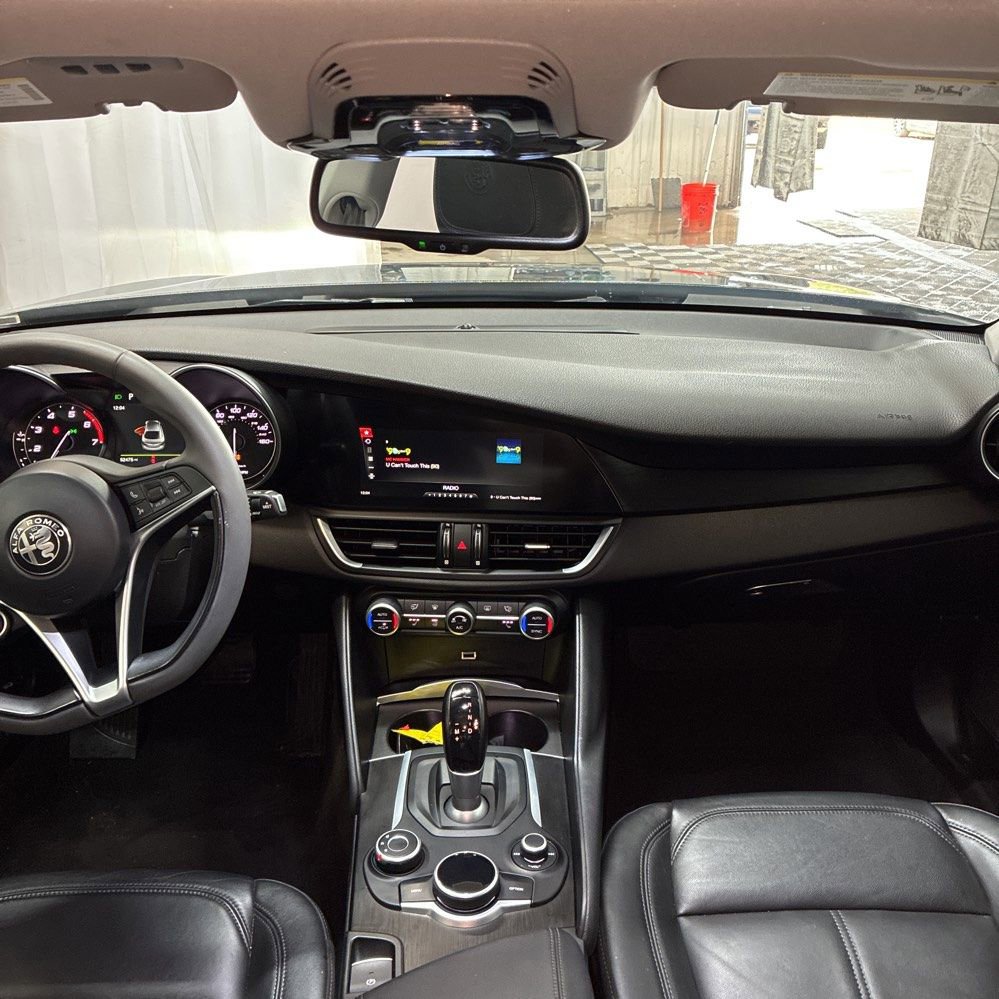 Used 2018 Alfa Romeo Giulia AWD image 3