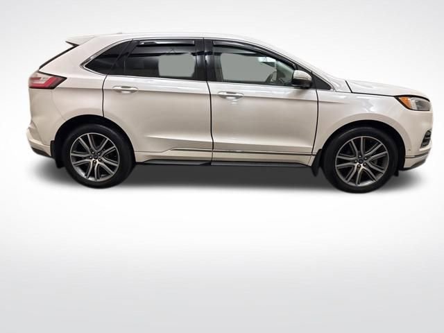 Used 2019 Ford Edge Titanium w/ Equipment Group 301A FWD image 4