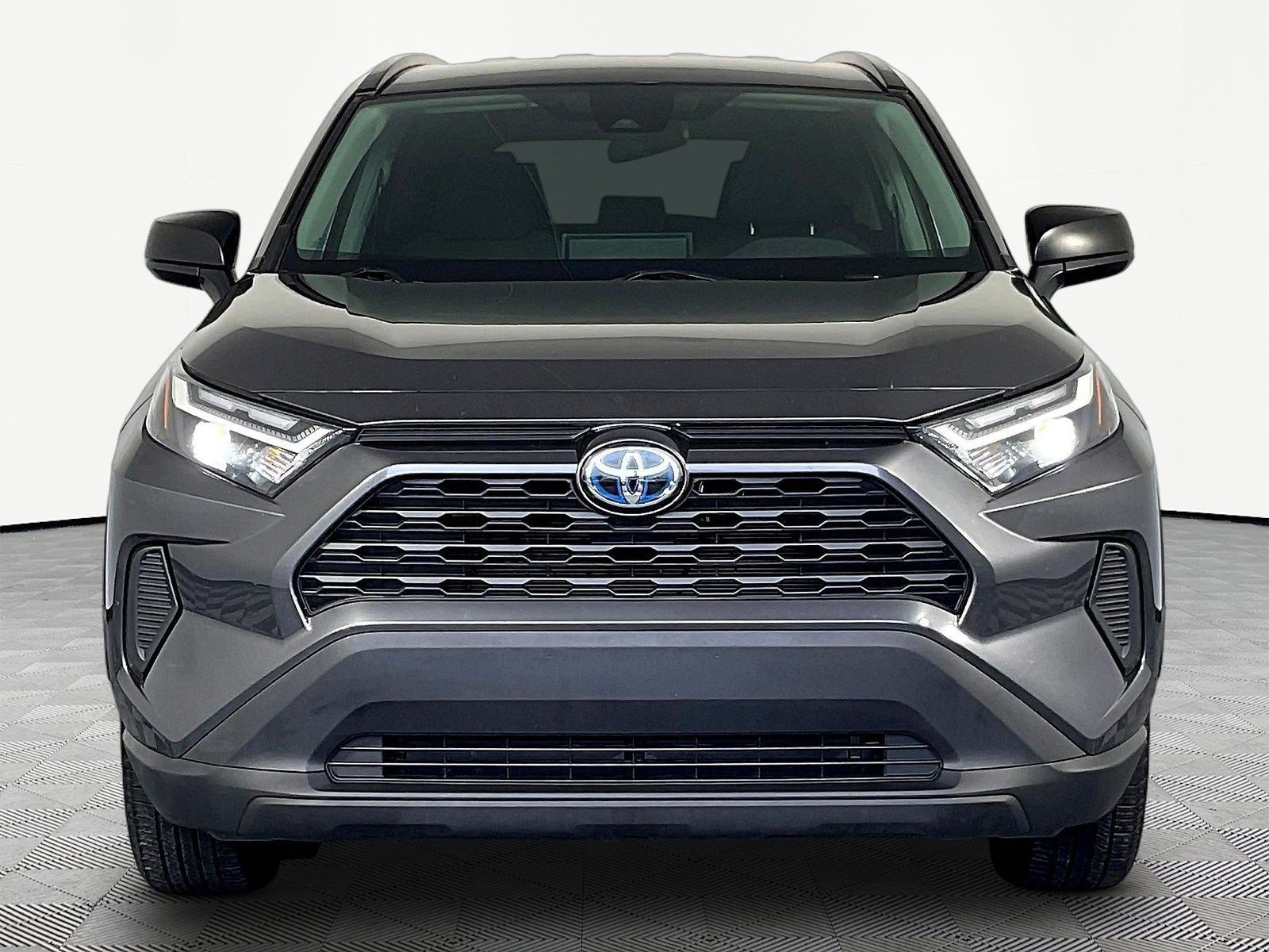 Used 2024 Toyota RAV4 LE AWD/4WD image 2