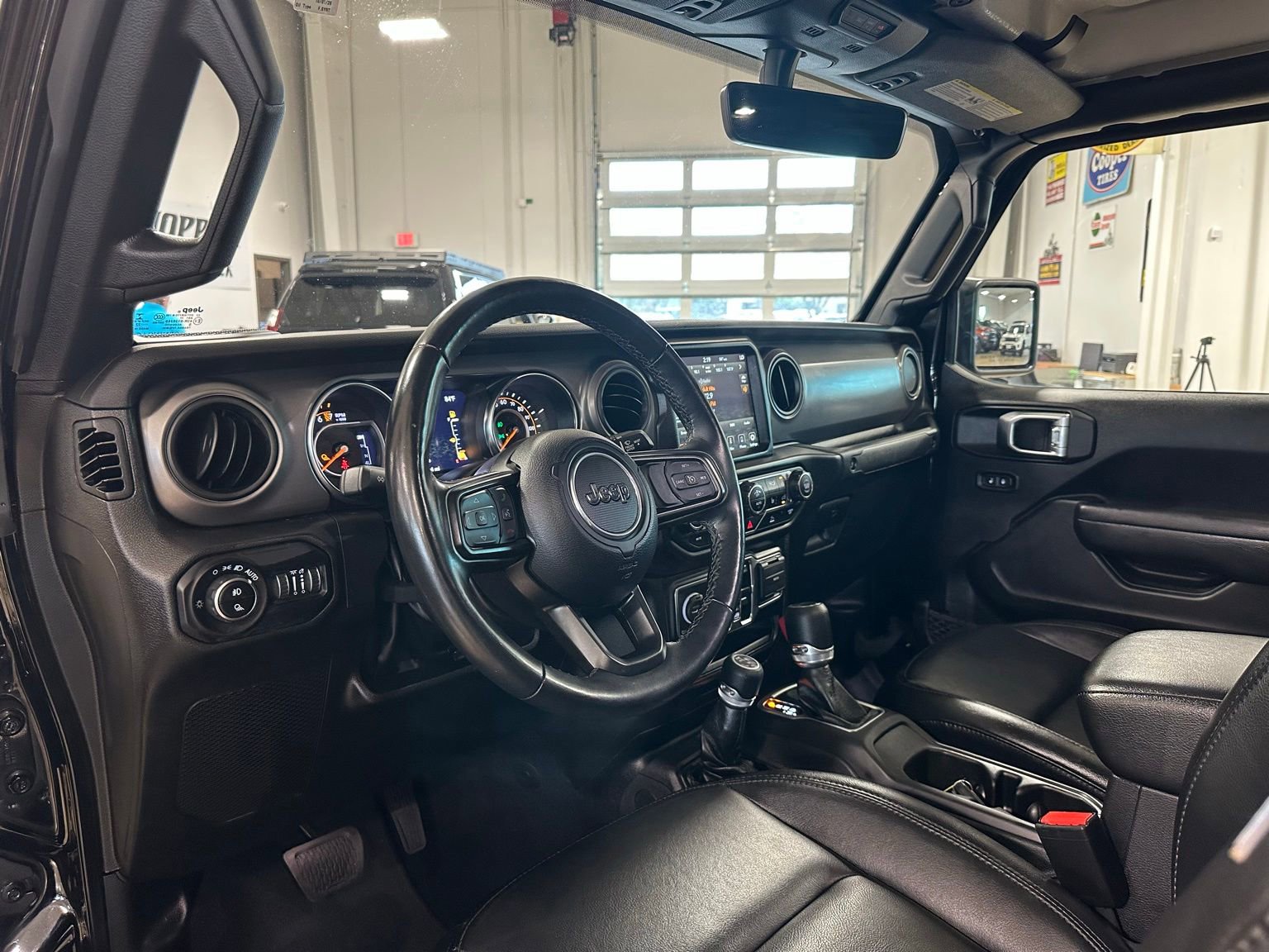 Used 2022 Jeep Gladiator Sport AWD/4WD image 14