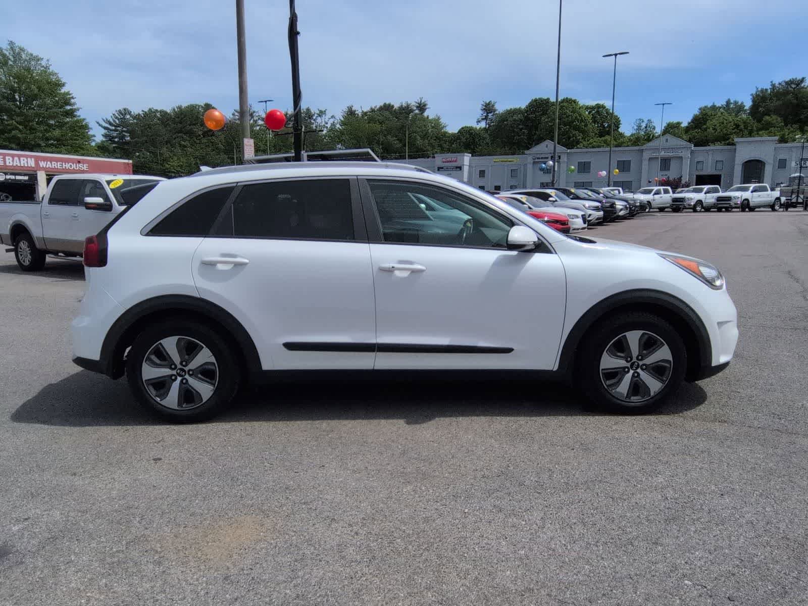 Used 2019 Kia Niro EX FWD image 9