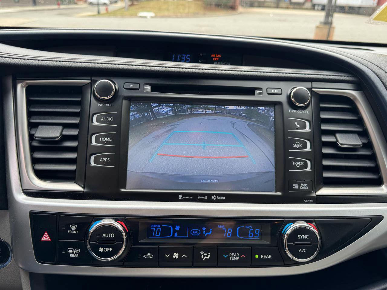 Used 2018 Toyota Highlander XLE image 21