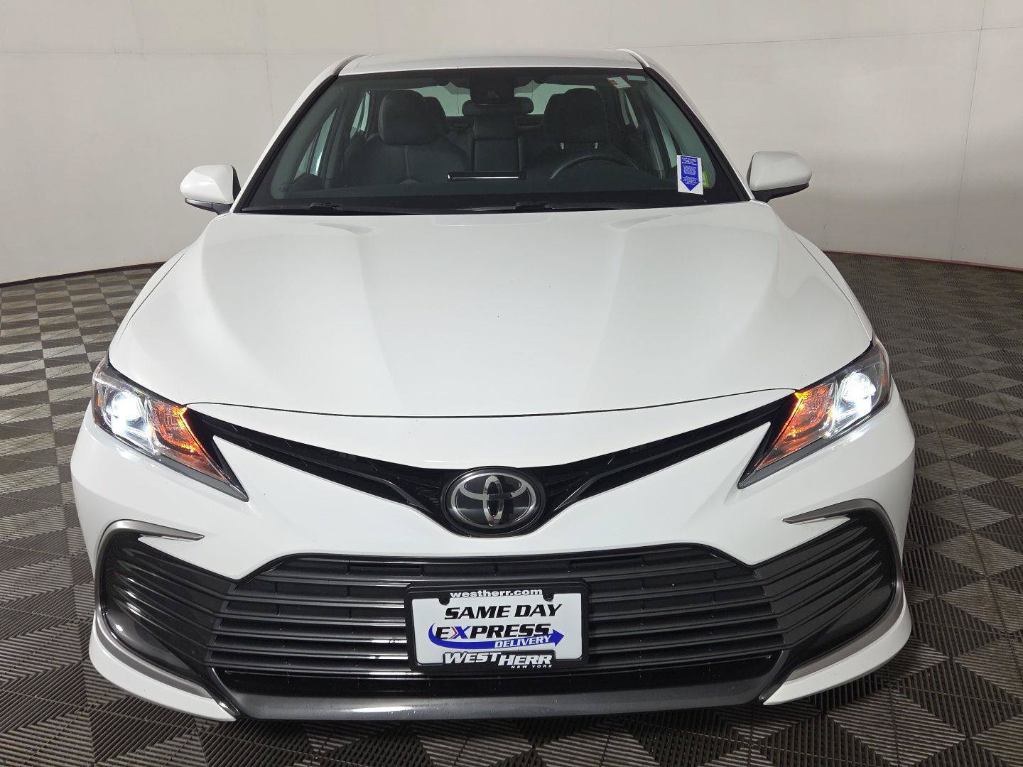 Used 2023 Toyota Camry LE AWD/4WD image 8