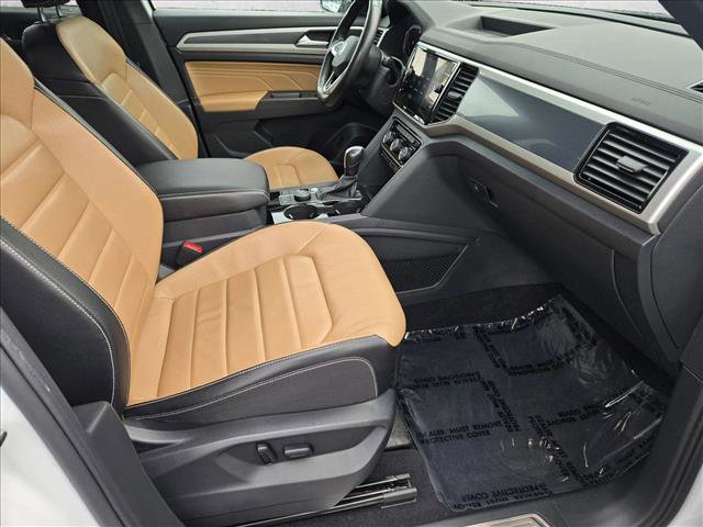 Used 2022 Volkswagen Atlas Cross Sport SEL Premium R-Line AWD/4WD image 18