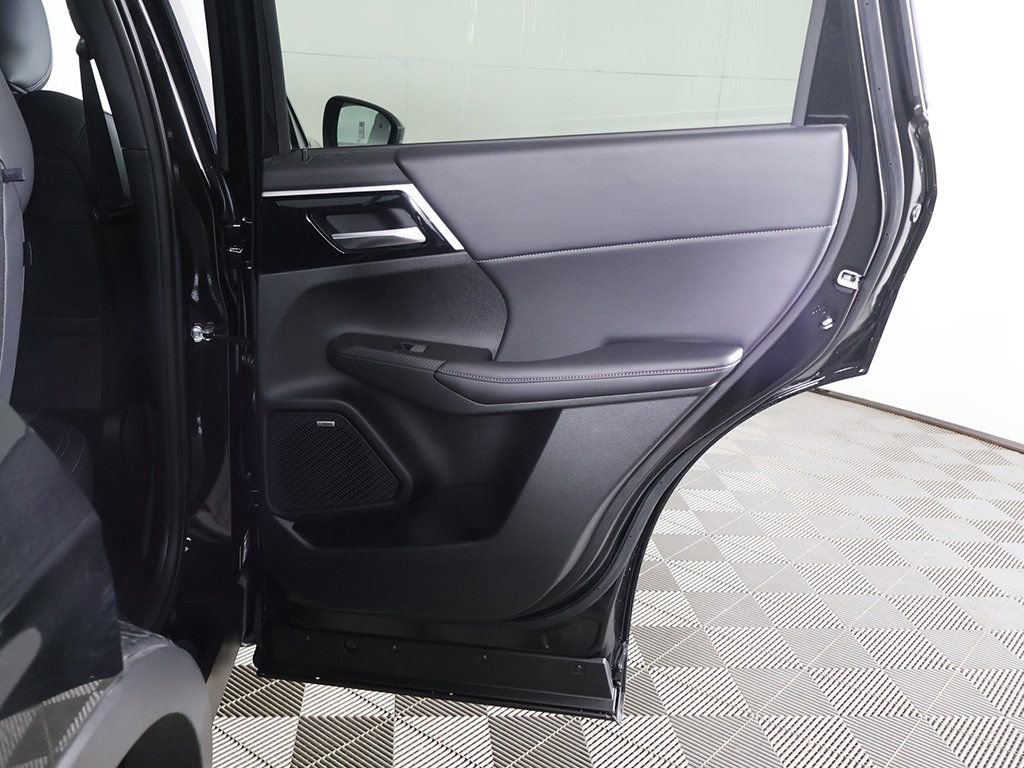 New 2026 Mitsubishi Outlander SE image 28