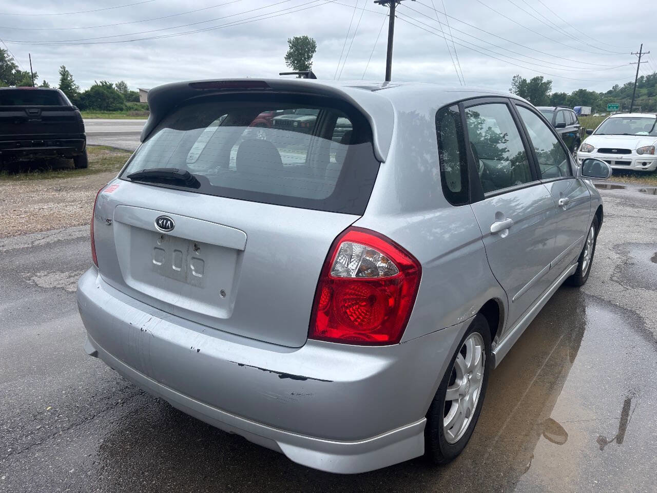 Used 2006 Kia Spectra5 image 5