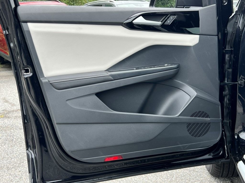 New 2025 Volkswagen Taos S image 14
