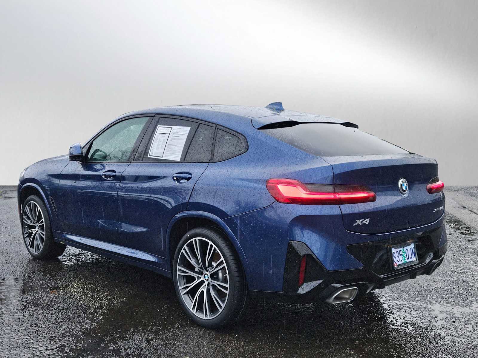 Used 2025 BMW X4 xDrive30i w/ Premium Package image 5