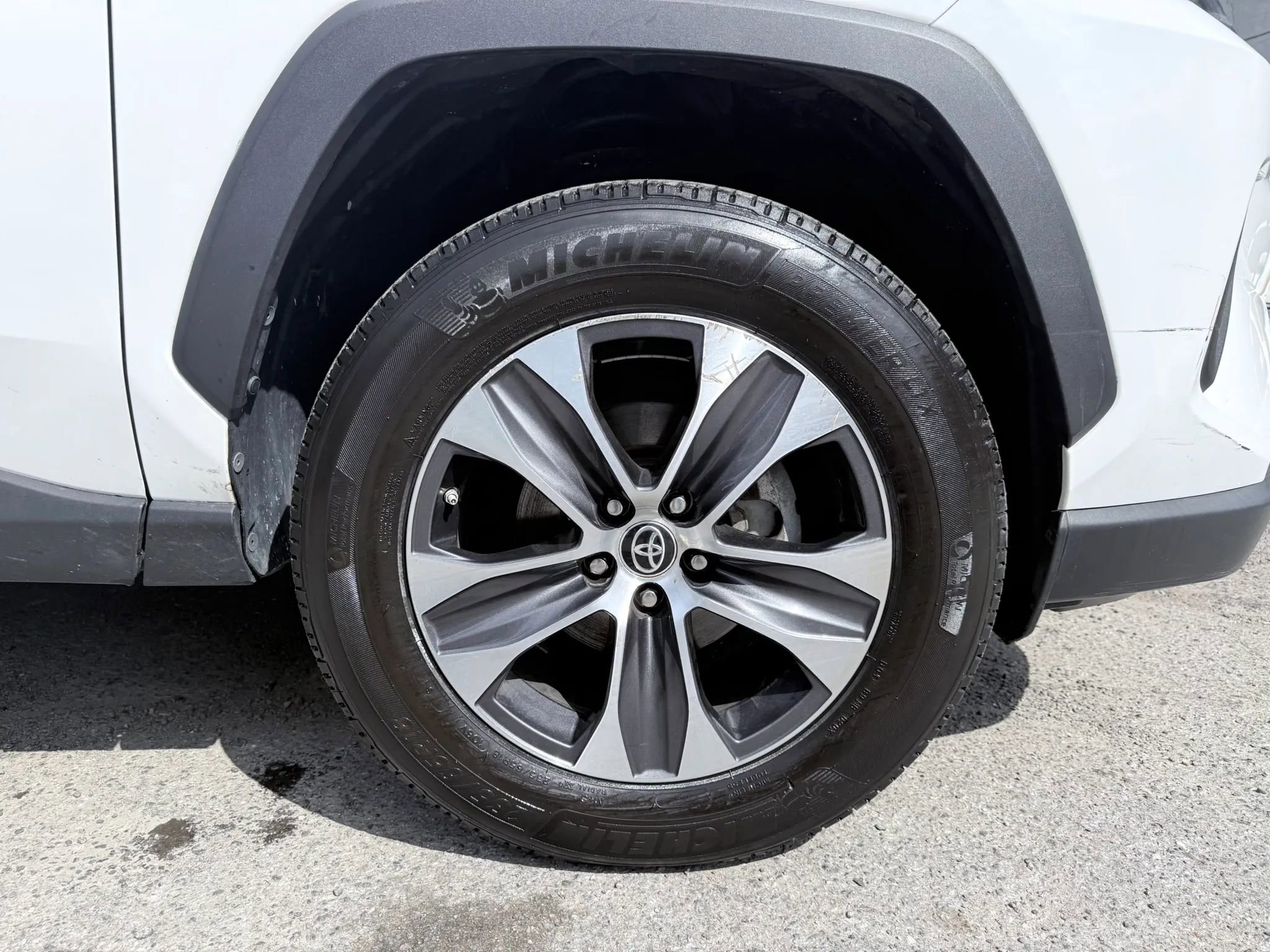 Used 2019 Toyota RAV4 LE w/ All Weather Liner Package AWD/4WD image 12