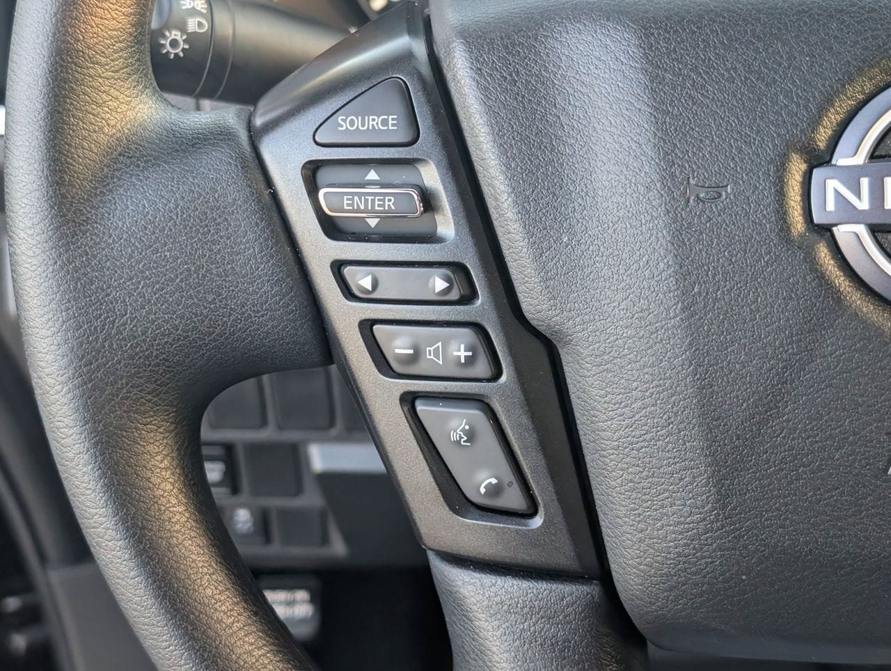 Certified 2025 Nissan Frontier SV RWD image 20