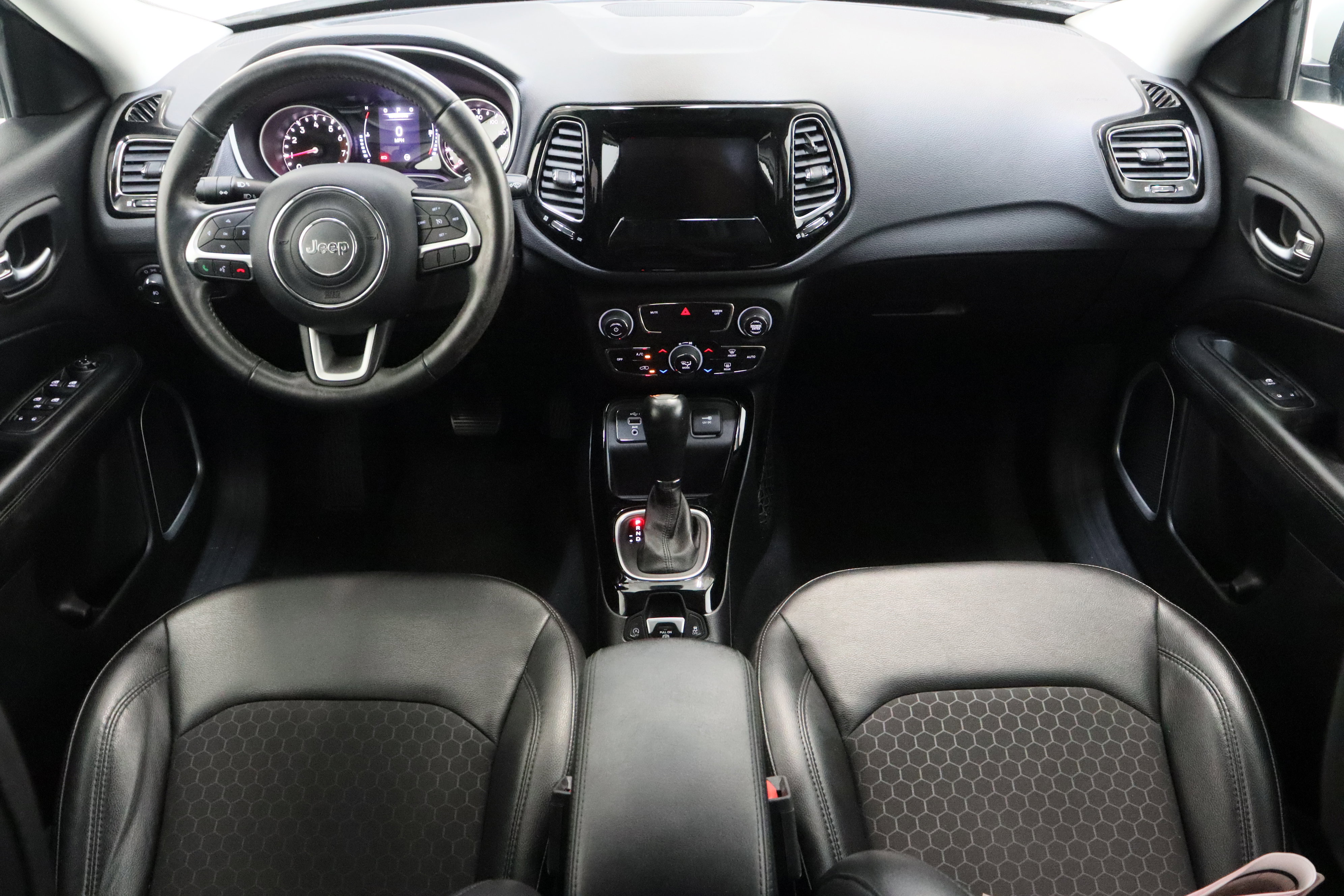 Used 2019 Jeep Compass Latitude image 26