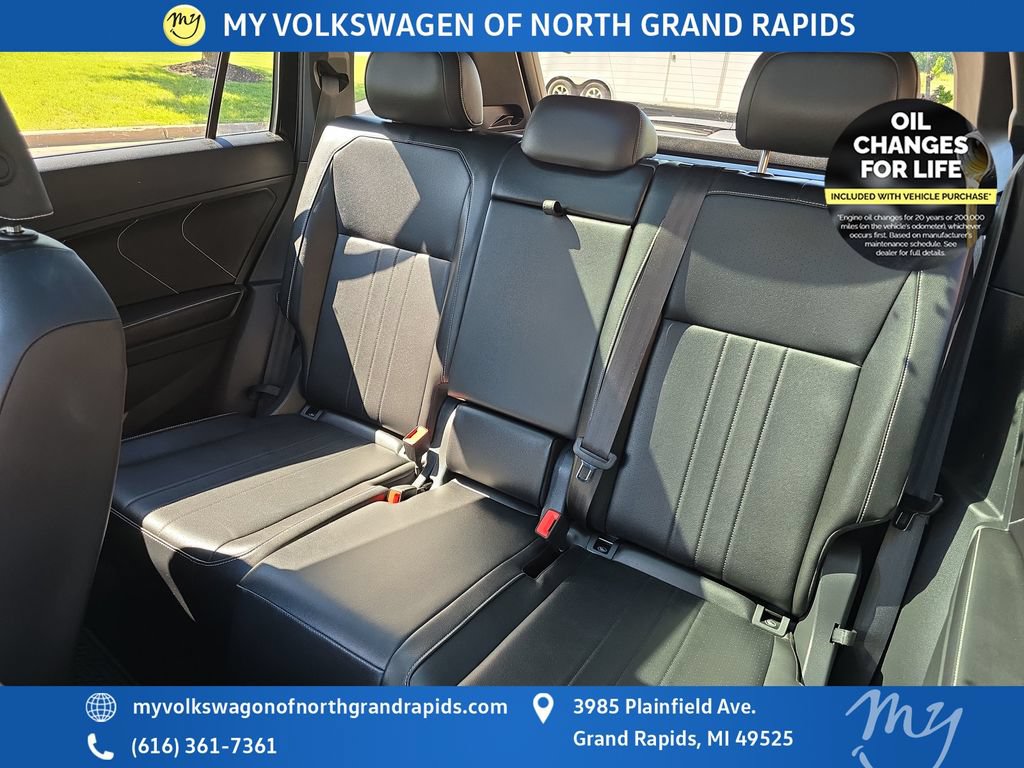 Used 2024 Volkswagen Tiguan SE R-Line AWD/4WD image 30