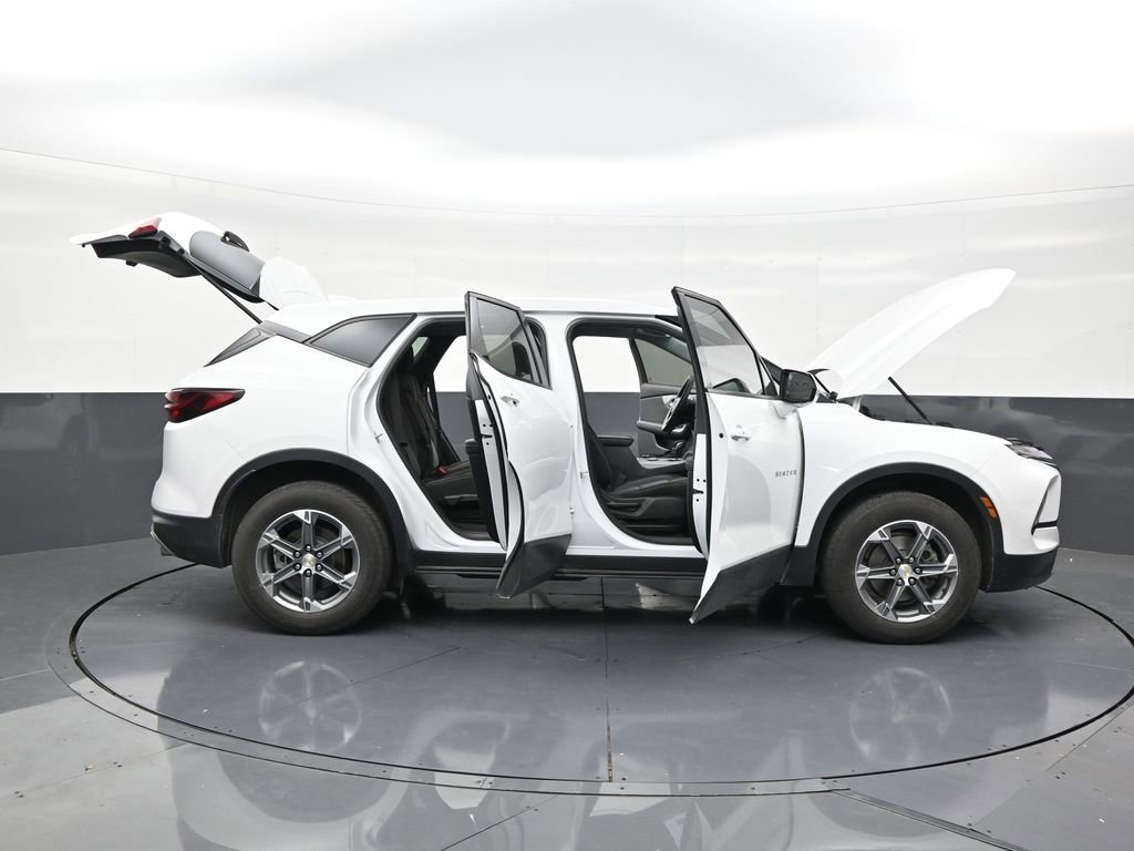 Used 2023 Chevrolet Blazer LT FWD image 29