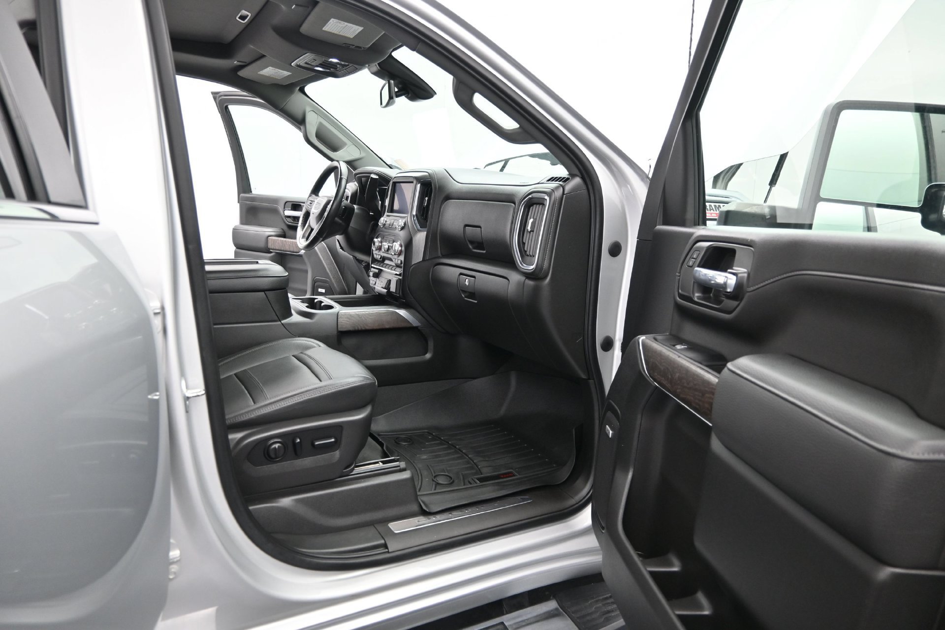 Used 2022 GMC Sierra 2500 Denali AWD/4WD image 12