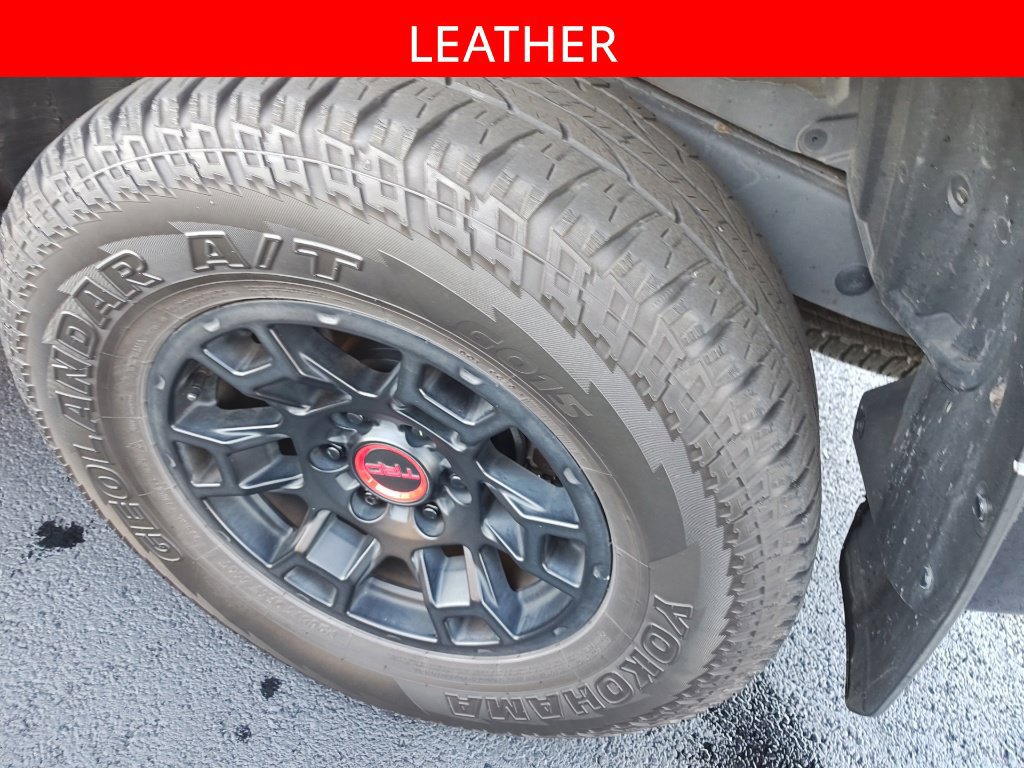Used 2022 Toyota 4Runner TRD Off-Road Premium w/ TRD Black Wheel Package (TMS) AWD/4WD image 5