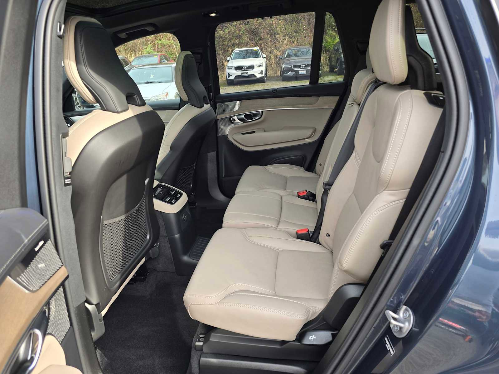 Certified 2025 Volvo XC90 T8 Ultra image 16