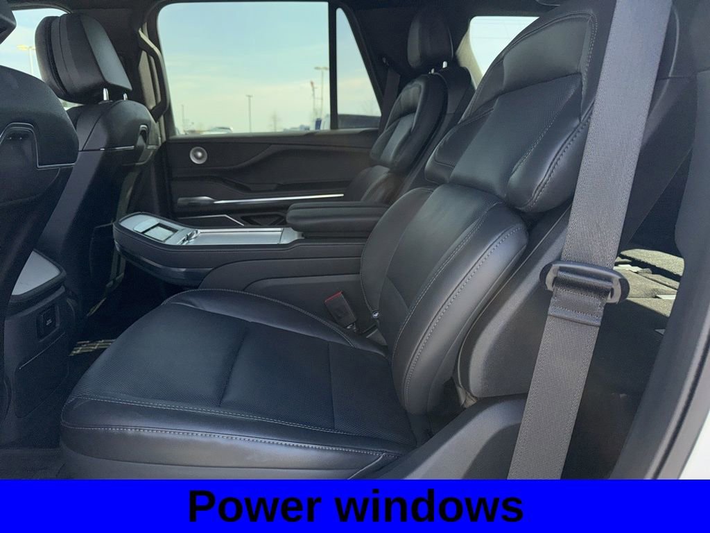Used 2025 Lincoln Navigator Reserve w/ Jet Appearance Package image 8