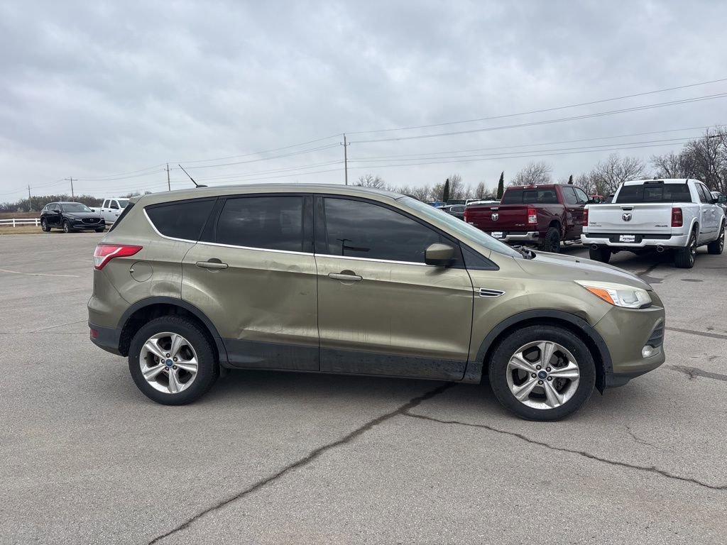 Used 2013 Ford Escape SE image 2