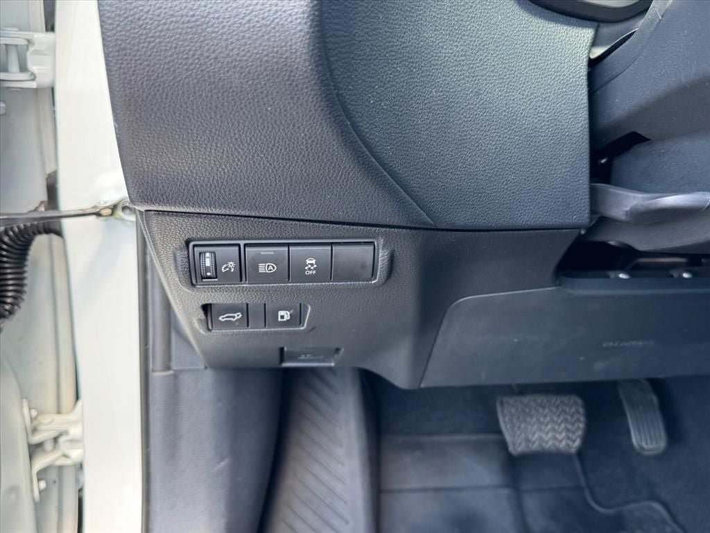 Used 2023 Toyota Corolla Cross AWD Hybrid w/ Convenience Package image 23