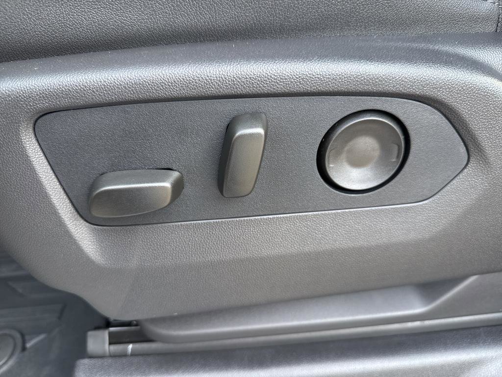 New 2026 GMC Sierra 1500 SLT w/ SLT Convenience Package image 21