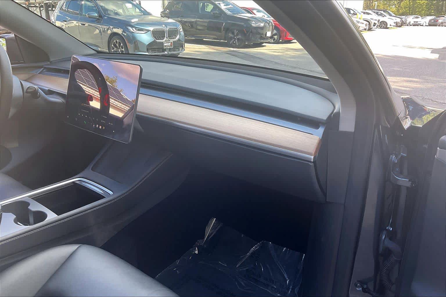 Used 2023 Tesla Model Y Long Range AWD/4WD image 18