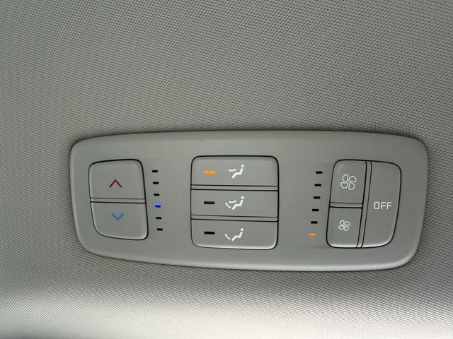 Used 2024 Kia Carnival LX FWD image 31