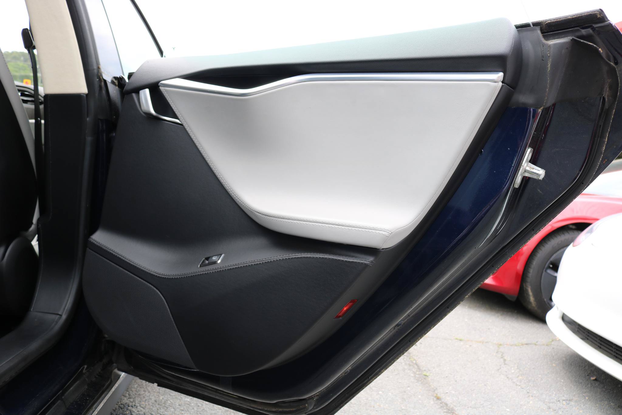 Used 2013 Tesla Model S RWD image 37