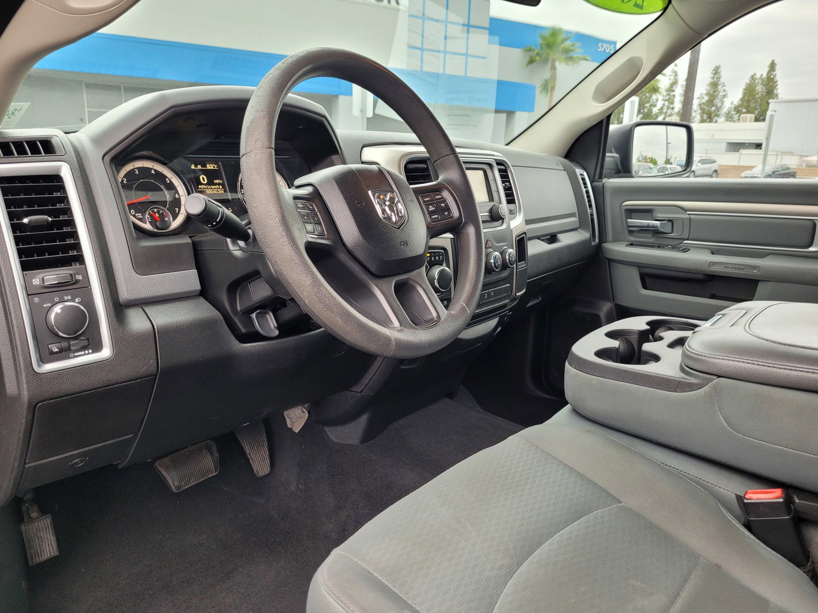Used 2018 RAM 1500 Classic SLT AWD/4WD image 9