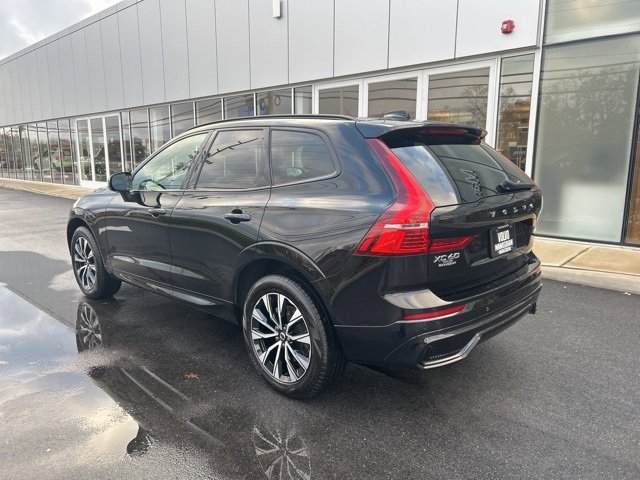 Certified 2025 Volvo XC60 B5 Core image 3