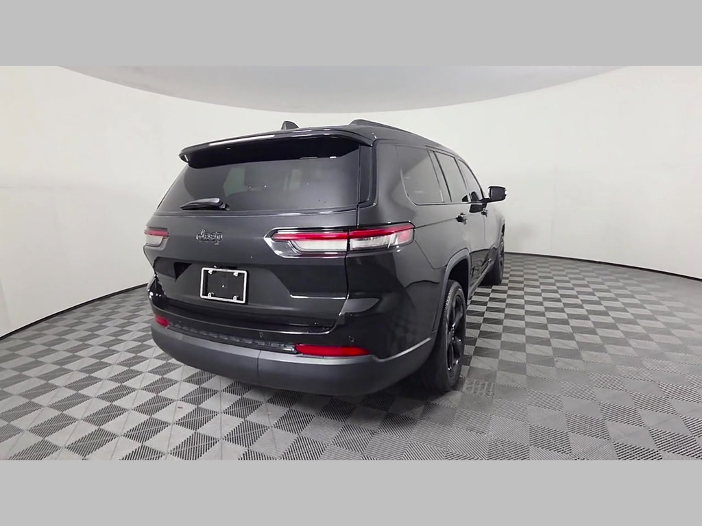 Used 2022 Jeep Grand Cherokee L Laredo RWD image 41