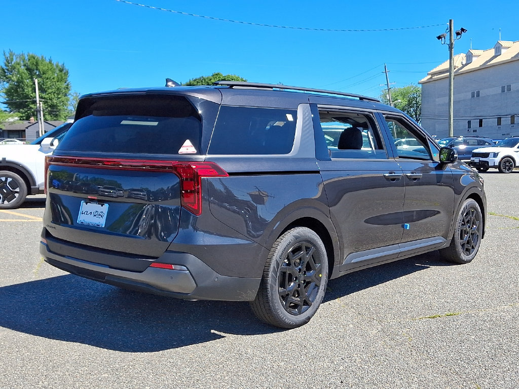 New 2026 Kia Carnival SX w/ SX Dark Edition Package FWD image 4