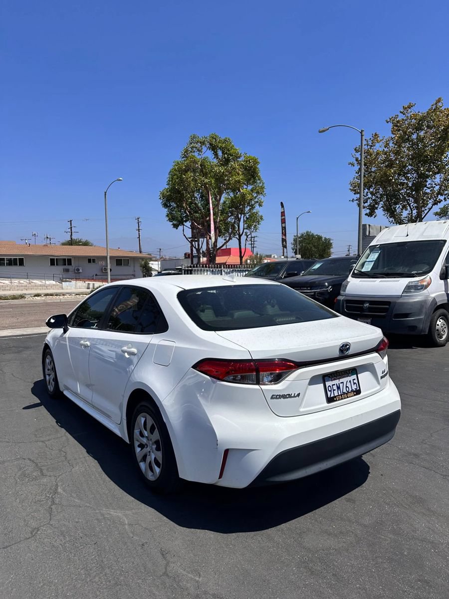 Used 2023 Toyota Corolla LE FWD image 4