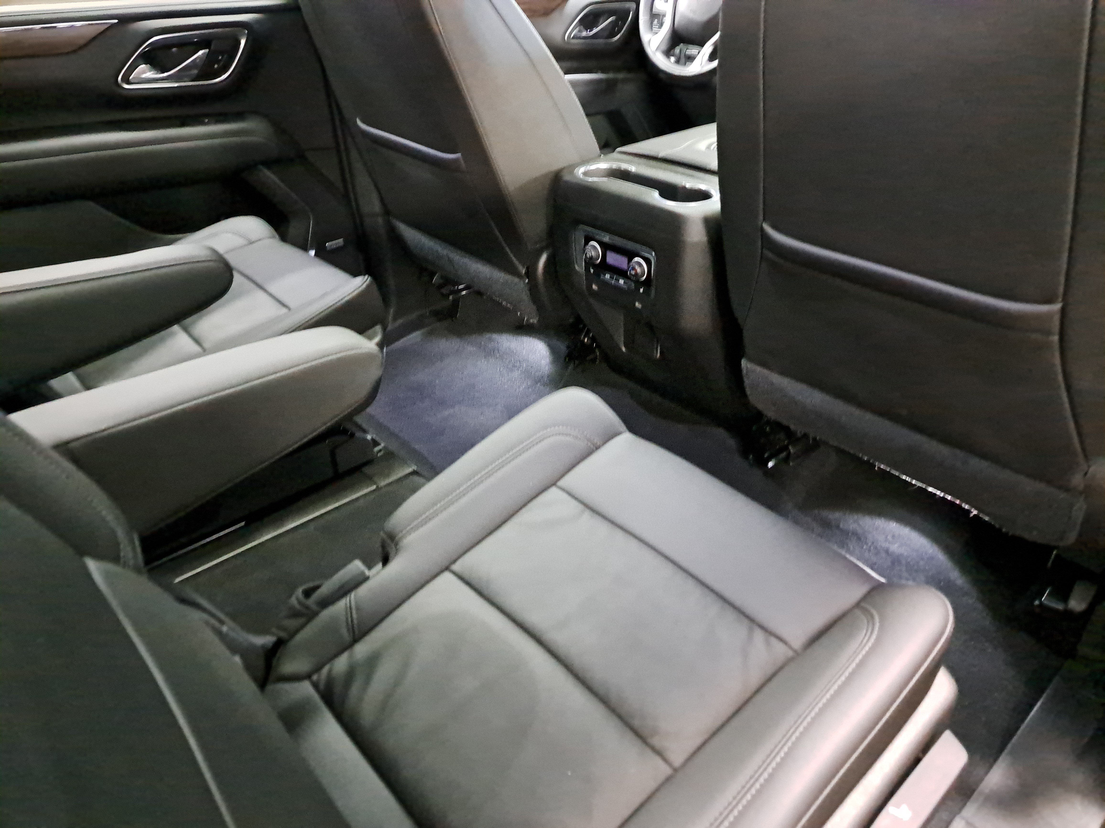 Used 2021 Chevrolet Tahoe LT w/ LT Signature Package AWD/4WD image 11
