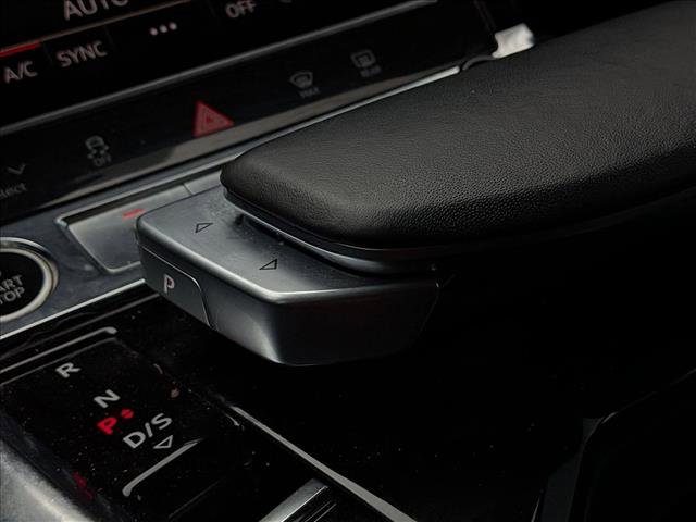 Used 2024 Audi Q8 e-tron Premium Plus w/ Premium Plus Package image 7