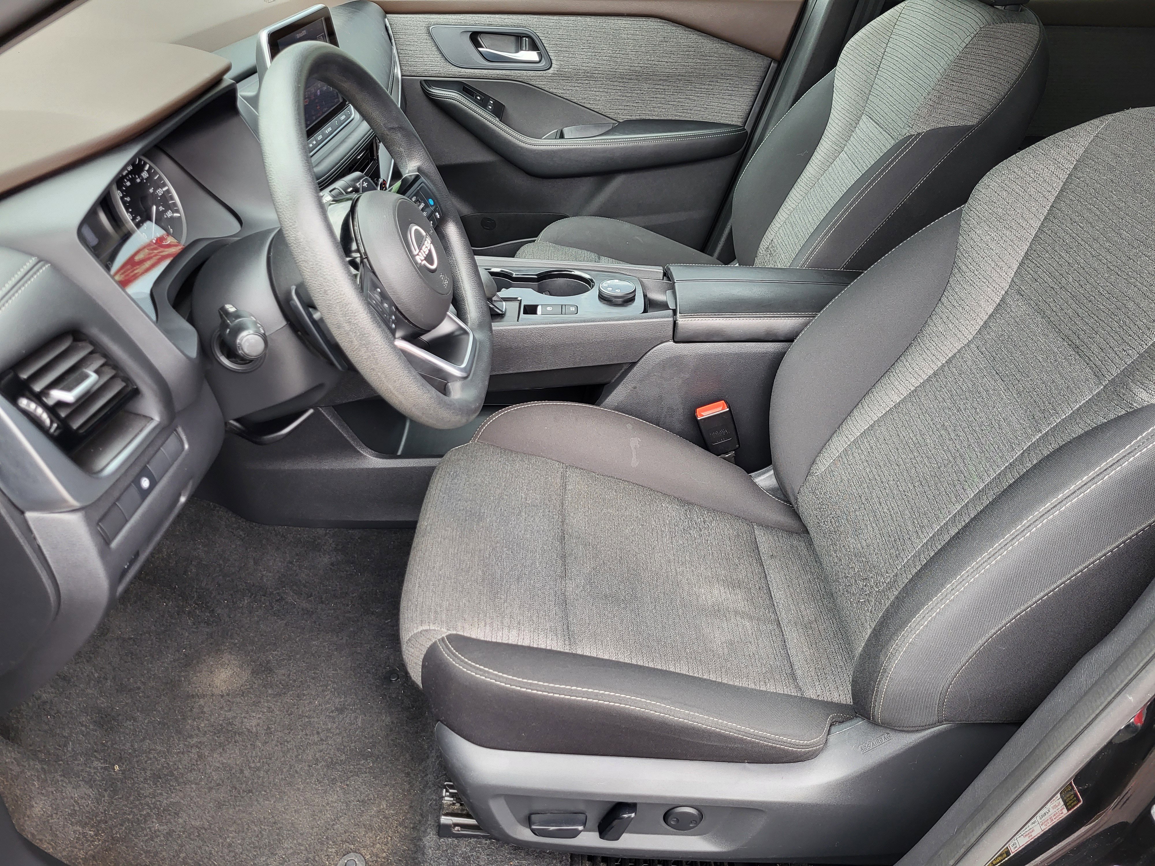 Used 2022 Nissan Rogue SV image 8