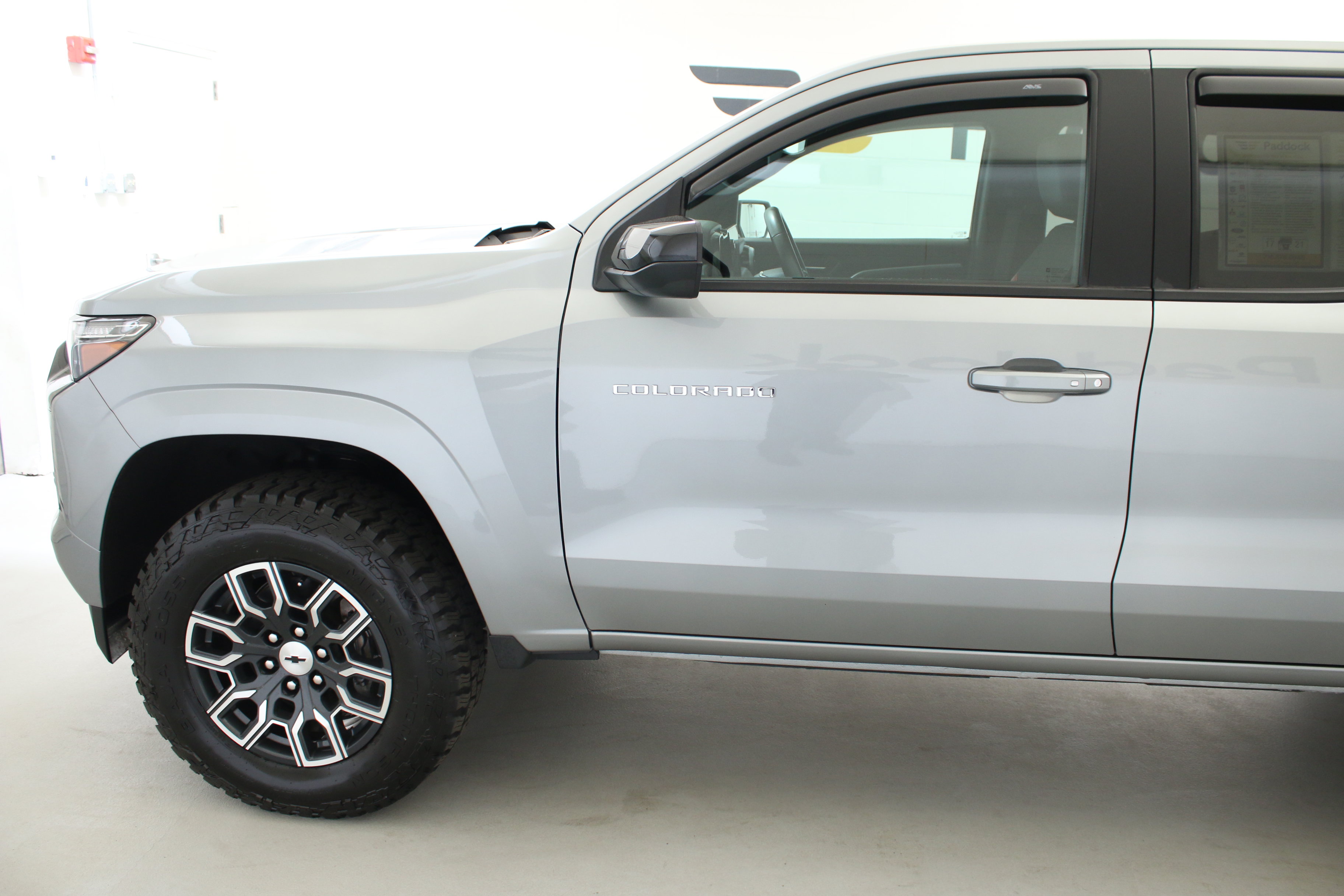 Used 2023 Chevrolet Colorado Z71 AWD/4WD image 4