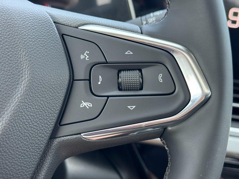 New 2026 Chevrolet Trax LT w/ Sunroof Package FWD image 11