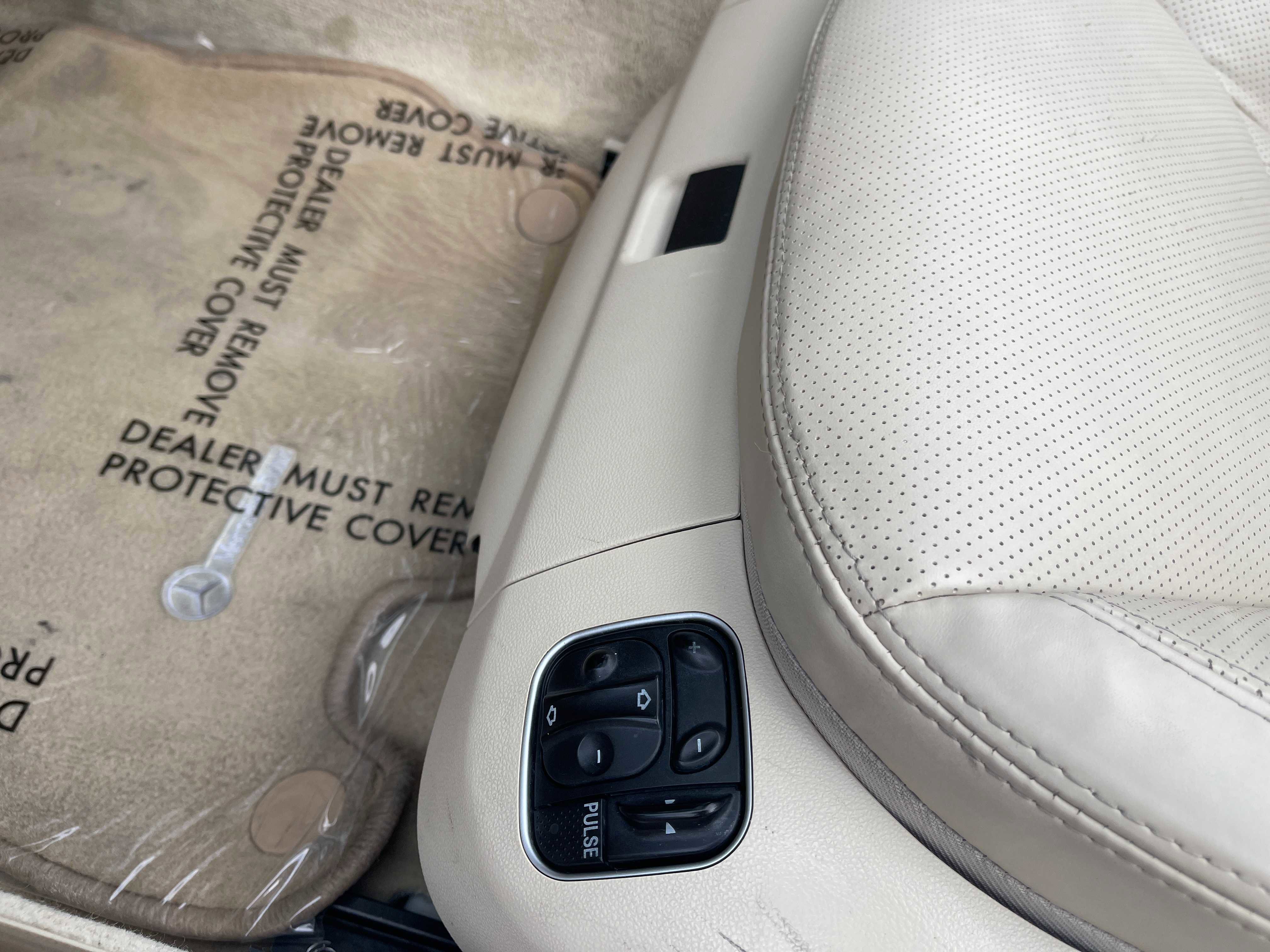 Used 2011 Mercedes-Benz SL 550 image 25