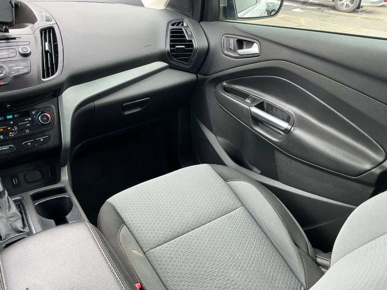 Used 2017 Ford Escape SE image 17