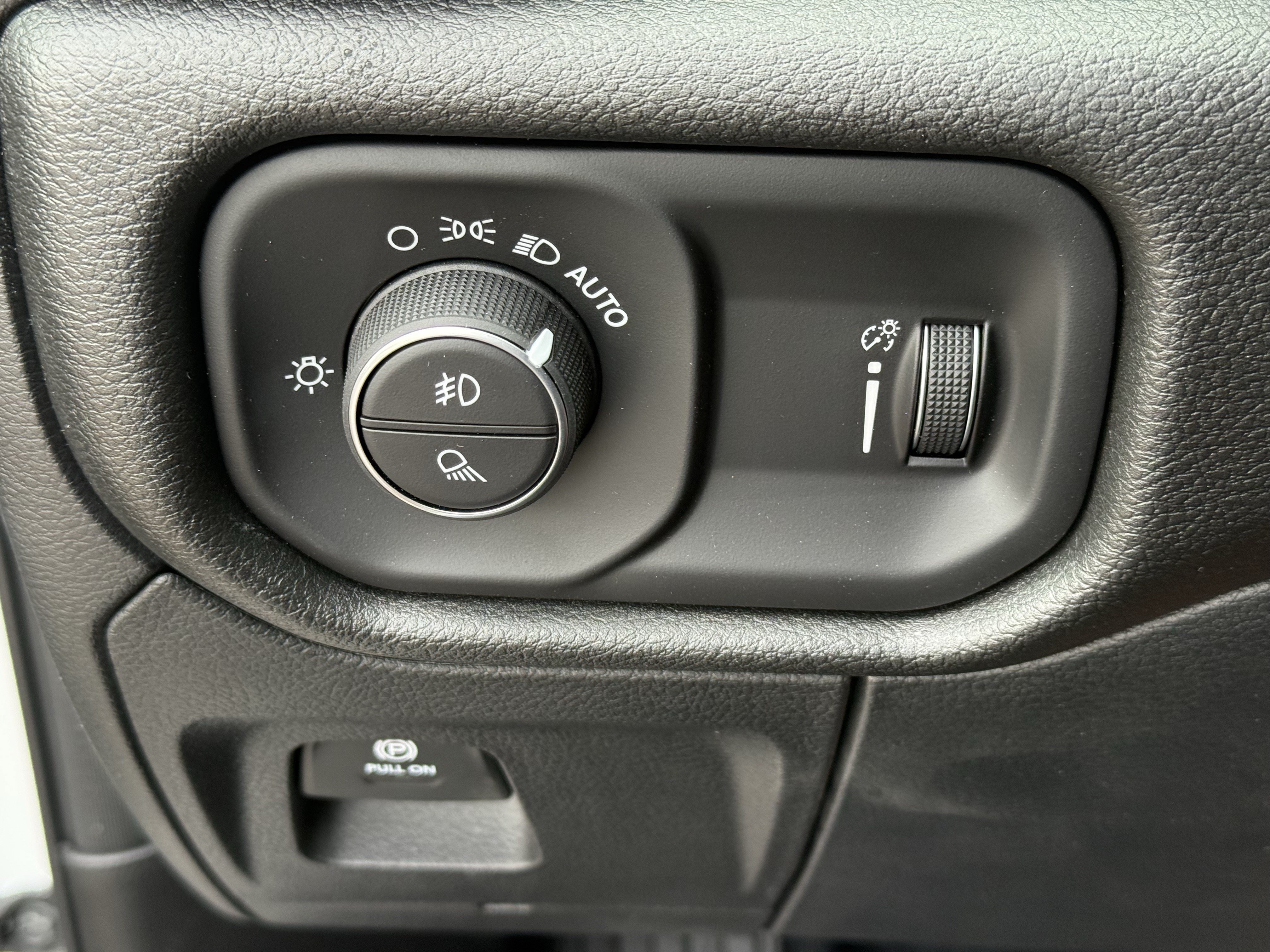 New 2026 RAM 1500 Express AWD/4WD image 27