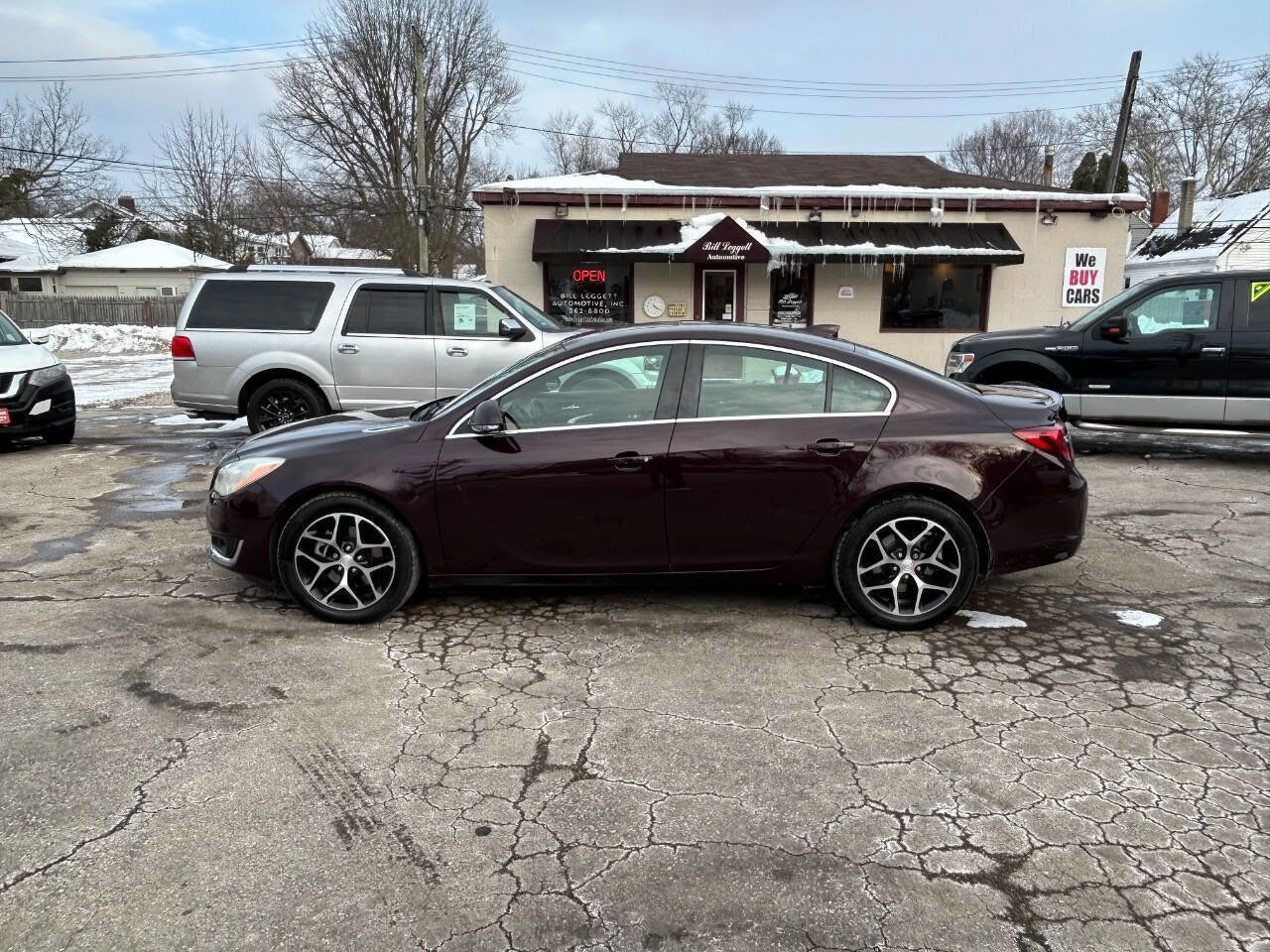 Used 2017 Buick Regal Sport Touring image 3