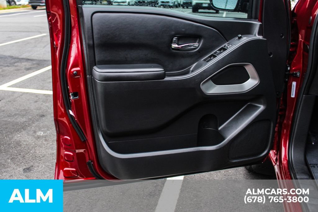 Used 2025 Nissan Frontier SV RWD image 36