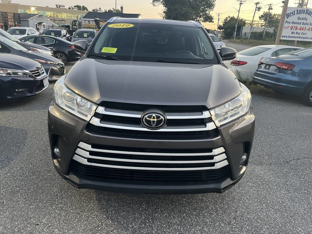 Used 2019 Toyota Highlander XLE image 4