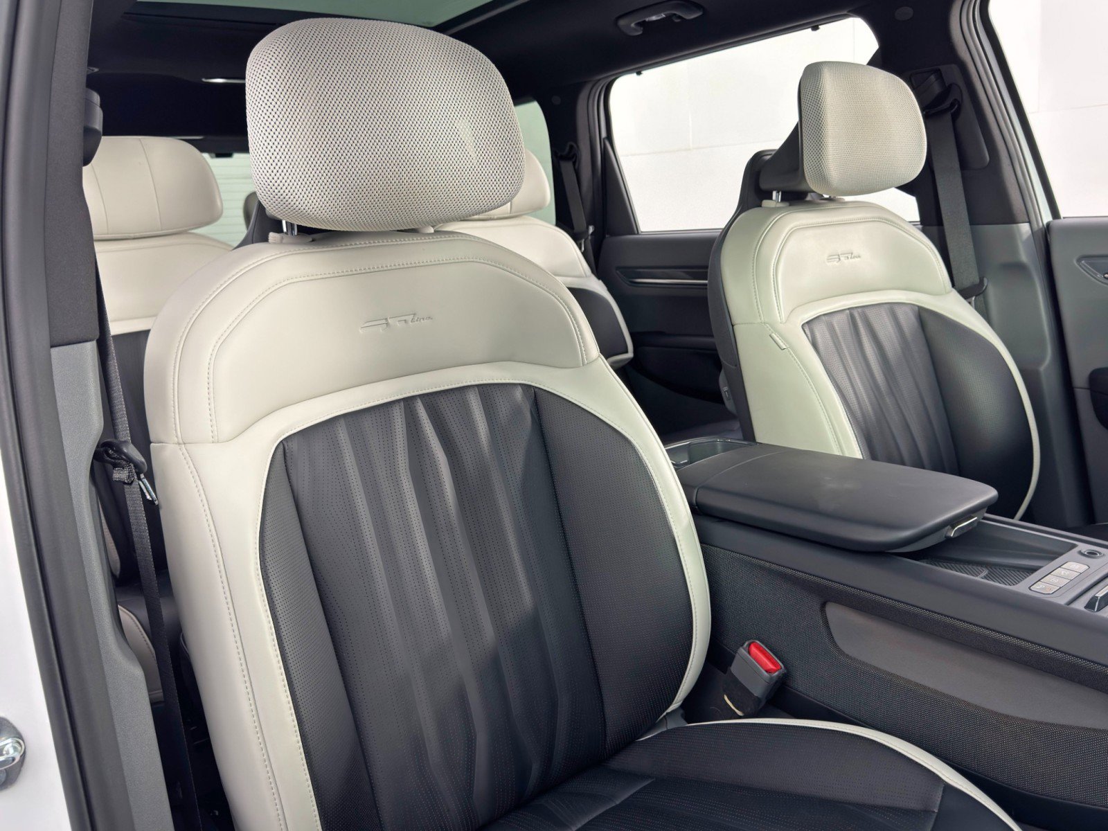 Used 2024 Kia EV9 GT-Line image 38