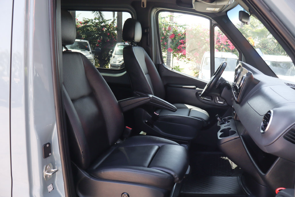 Used 2023 Mercedes-Benz Sprinter 2500 image 40