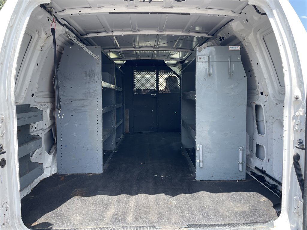 Used 2009 Ford E-250 and Econoline 250 Extended RWD image 6
